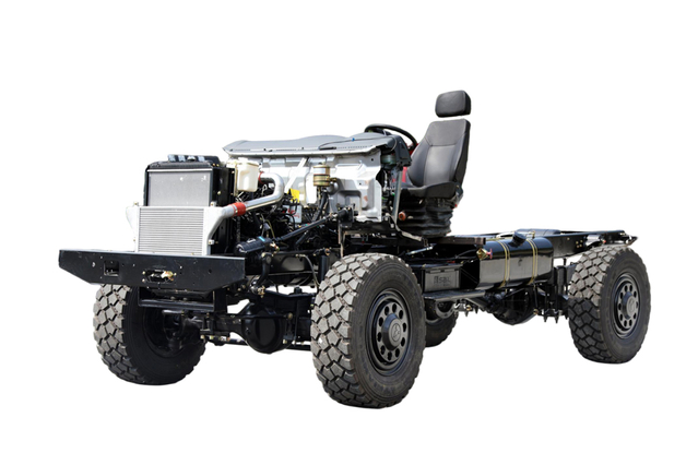 210 horsepower EQ2070 manual 6-speed steel plate type III chassis_4×4DF off-road special vehicle export_four-wheel drive vehicle customized with instrument