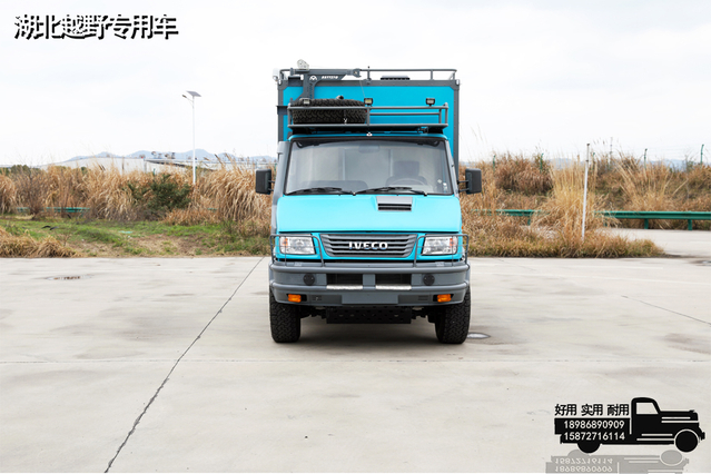 4 × 4 iVeco ຂັບຂີ່ລົດສີ່ລໍ້ທີ່ບໍ່ມີເສັ້ນທາງ 4 ລໍ້ເດີນທາງສີ່ລໍ້ເດີນທາງນອກລົດໃຫຍ່ຂະຫນາດກາງແຈ້ງ Caravan_He