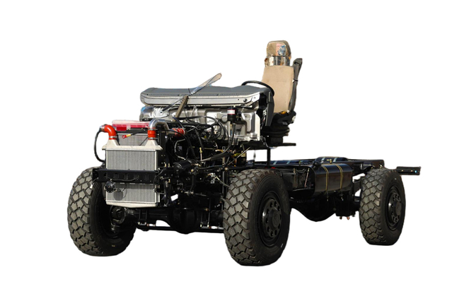 210 horsepower EQ2070 ແຜ່ນເຫຼັກອັດຕະໂນມັດປະເພດ III chassis_4×4DF off-road ຍານພາຫະນະພິເສດ export_four-wheel drive troop carrier customization