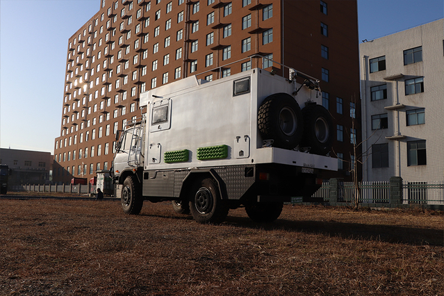 EQ2070 Off-ROBLE RV_190 FRINGER RV_190 HARINGER WROSPERER RV_190 4 × 4 ແລະເຄິ່ງຫນຶ່ງຂອງລົດບັນເທົາອາການ