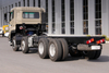 Weichai 375/Yuchai 420/Cummins 500 HP 8×4 flatbed transport chassis producer_15/20/25/30/35/40/50/60 ໂຕນ ຜັກສີ່ເພົາ, ໝາກໄມ້, ງົວ, ແກະ ແລະ ໝູ ປັບແຕ່ງລົດບັນທຸກສີ່ຫຼ່ຽມດ້ານໜ້າ ແລະ ຫລັງ DF excavator platform